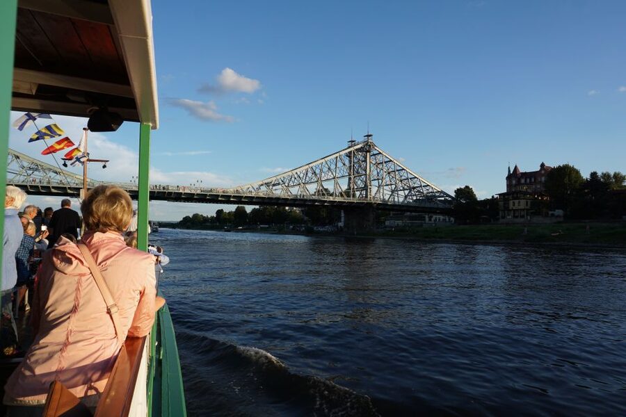 Dresden: River Sightseeing Boat Cruise - Loschwitz Villa Quarter and the Blue Wonder Bridge up close