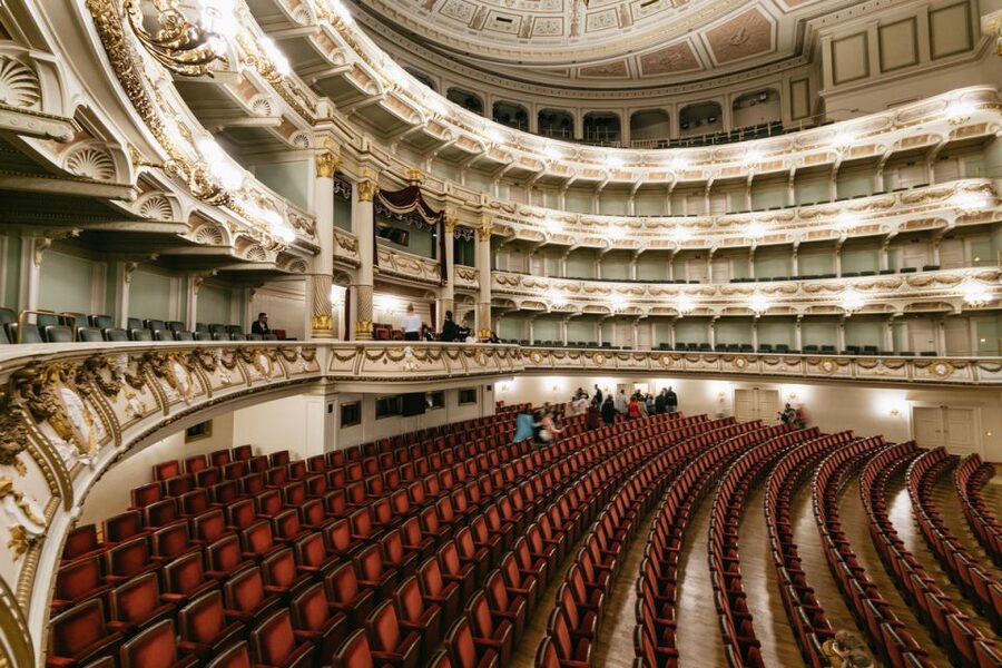 Dresden: Semperoper Tickets and Guided Tour - Auditorium Acoustics: The “Why” Behind the Sound