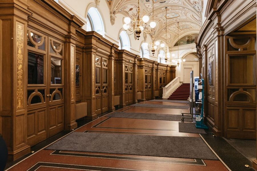 Dresden: Semperoper Tickets and Guided Tour - The Guide Factor: When the Commentary Makes the Building Click