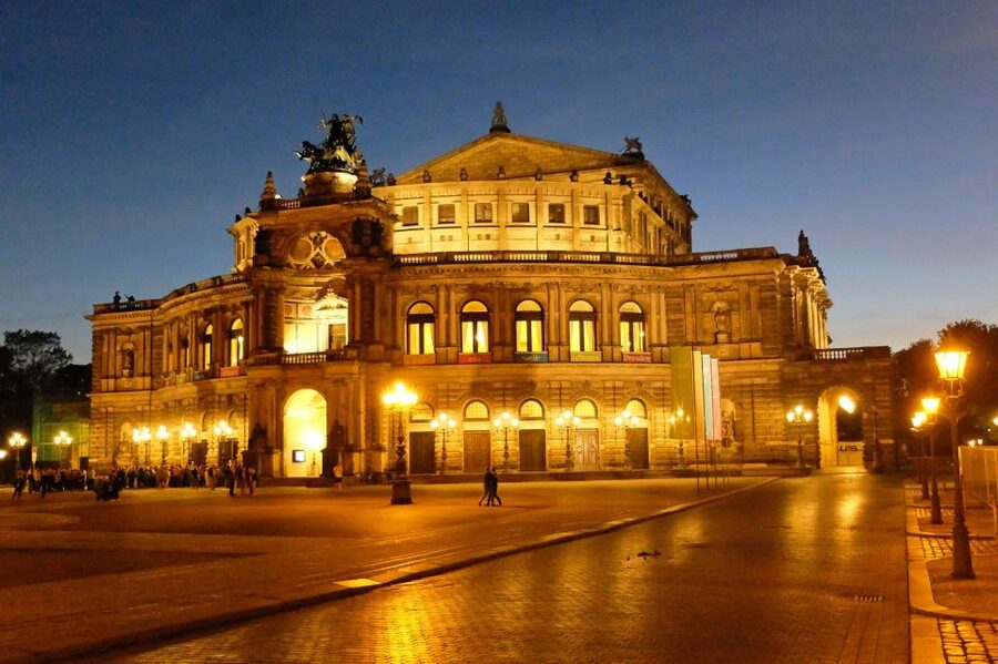 Dresden: Shared Small Group Walking Tour in English - Schlossplatz meeting point, then the Elbe sets the tone