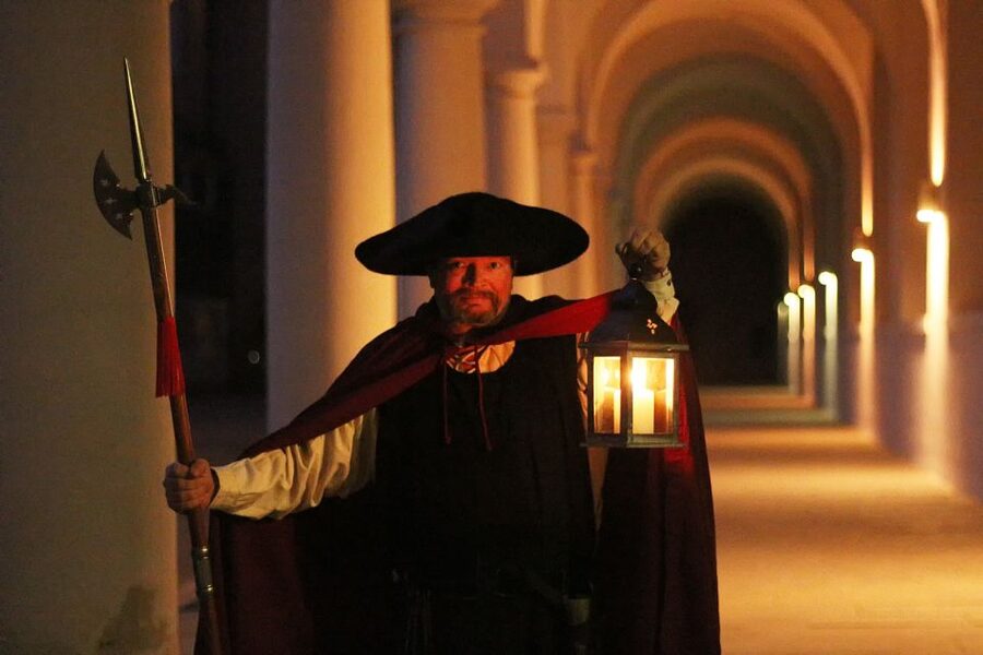 Dresden: The Original Night Watchman Tour in Lantern Light - Who This Tour Is Best For, and Who Might Feel Mismatch