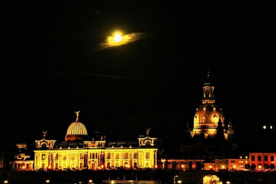 Dresden: The Original Night Watchman Tour in Lantern Light - Semperoper First, Then the City Turns Into Theater