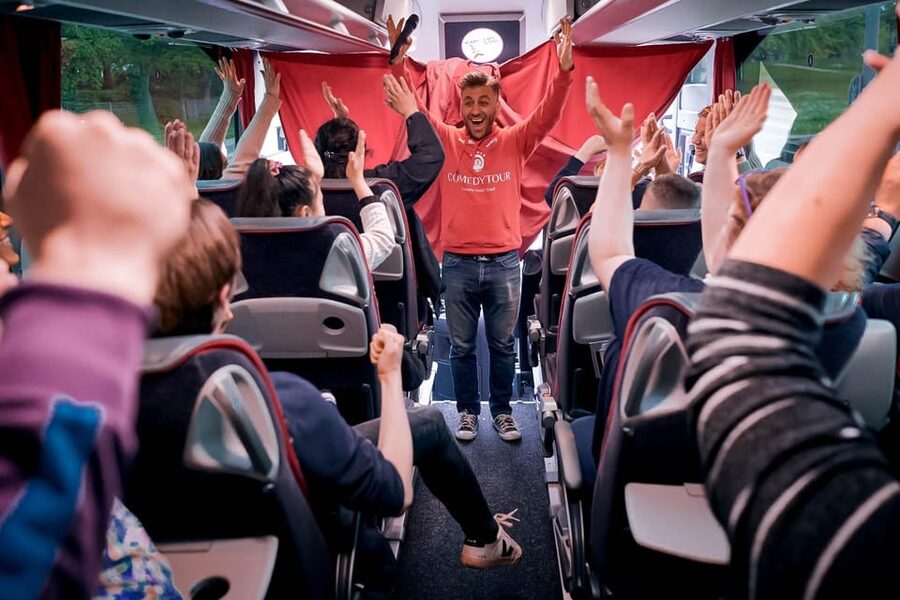 Düsseldorf: 1.5-Hour Comedy Bus Tour - German-only guide, no cameras, and how to prepare like a pro