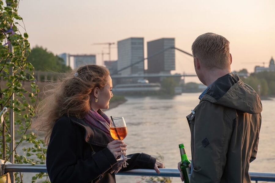 Düsseldorf: 2-Hour Evening Rhine River Cruise with Live DJ - Pace and timing: 2 hours that keep you from overplanning