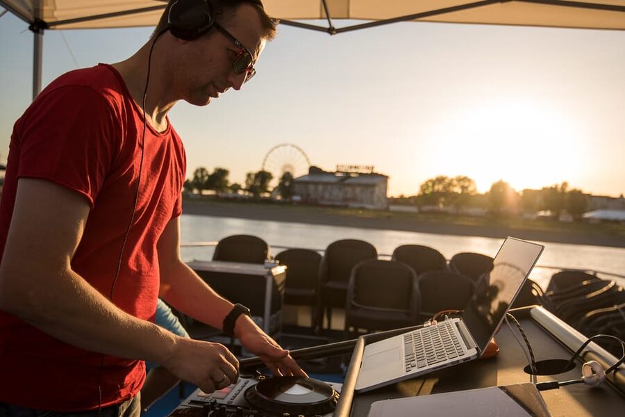 Düsseldorf: 2-Hour Evening Rhine River Cruise with Live DJ - Price and value for a 2-hour DJ cruise at $34