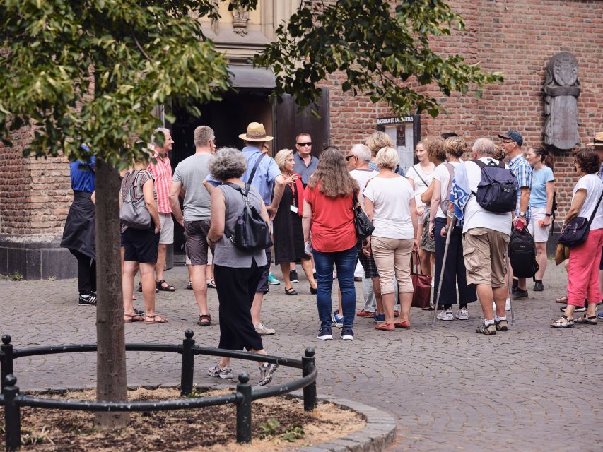 Düsseldorf: Altstadt Guided Tour - Stroll the Altstadt lanes, then let St. Lambertus set the tone