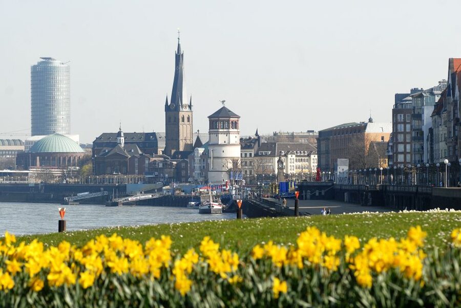 Düsseldorf: Altstadt Guided Tour - Burgplatz and the Schlossturm, why this tower still matters