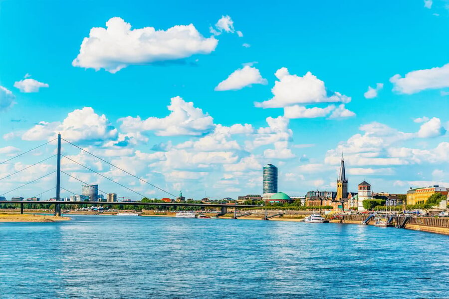 Düsseldorf: City Sightseeing Cruise on the Rhine - Tips That Make the Hour Better