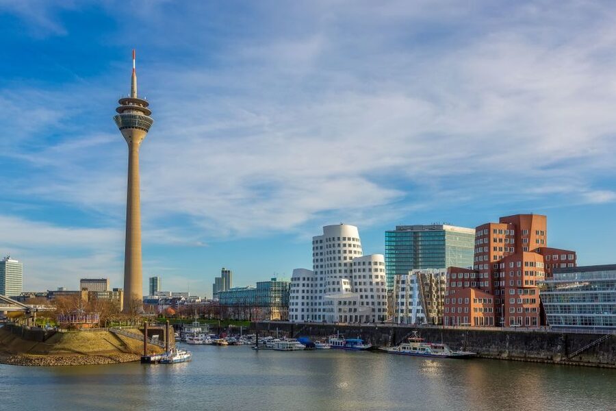 Düsseldorf: Classic City Segway Tour - Tonhalle Stop for Expressionism-Era Architecture Watching