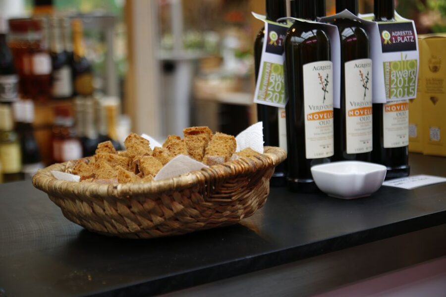 Düsseldorf: Culinary Soul Guided Tour - Language and Understanding: German or English, Either Way