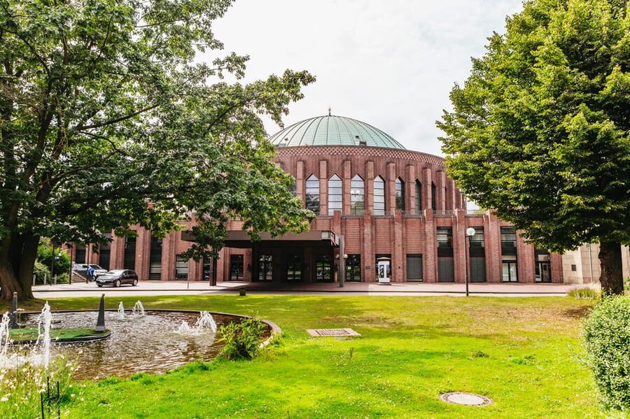 Düsseldorf: Guided City Architecture Walking Tour - Königsallee and Kö-Bogen, where the modern story starts