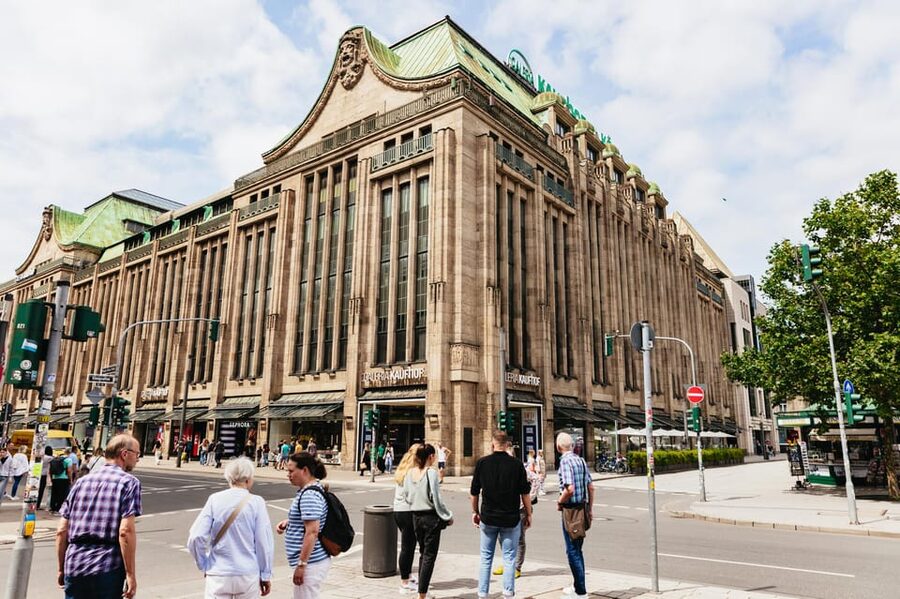 Düsseldorf: Guided City Architecture Walking Tour - Altstadt on foot, and why the facade stories matter