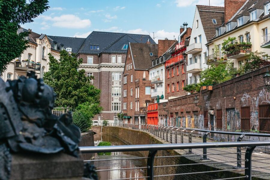 Düsseldorf: Guided Tour with a Night Watchman - Stadtmuseum Düsseldorf entry: how the included ticket can extend your evening