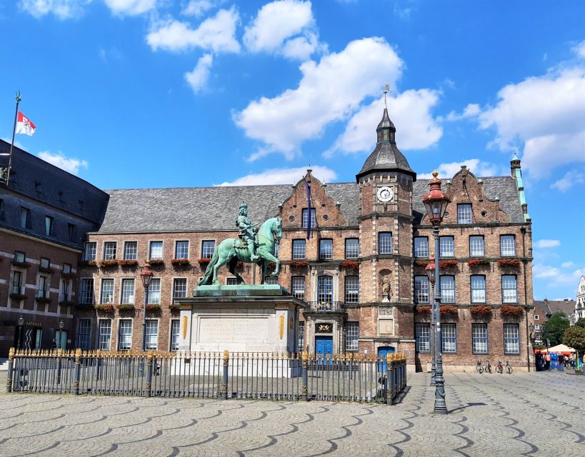 Dusseldorf: Old Town & Altbier Tour - Meeting point and timing, so you do not lose time