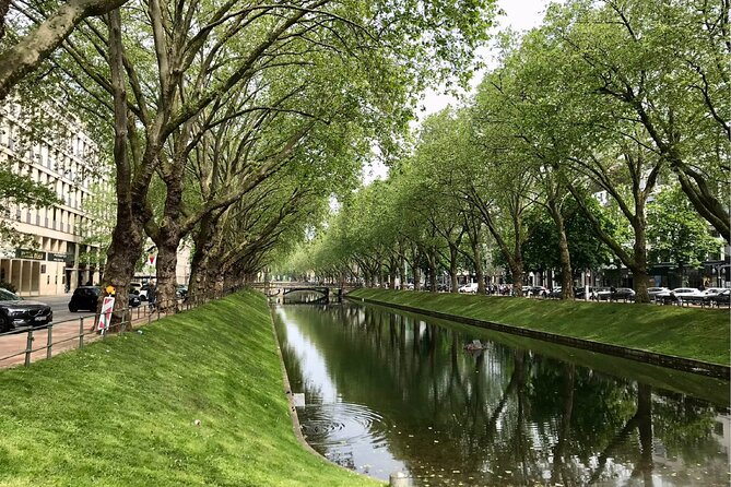Düsseldorf Walking Tour: Explore Top Sights & Hidden Gems - Stop 4: Killepitsch at Et Kabuffke Killepitschstube (a taste of Düsseldorf)