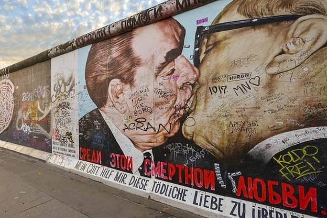 East Meets West: Berlin Food Culture & Street Art - Key highlights to look for