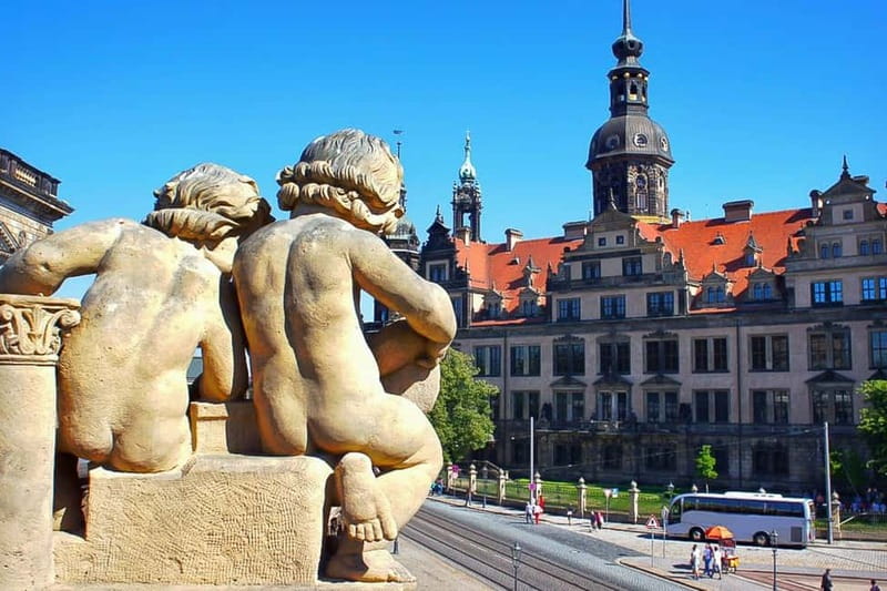 Elbfloren: Historical city tour - The practical side: language, pace, and how to use the 2 hours