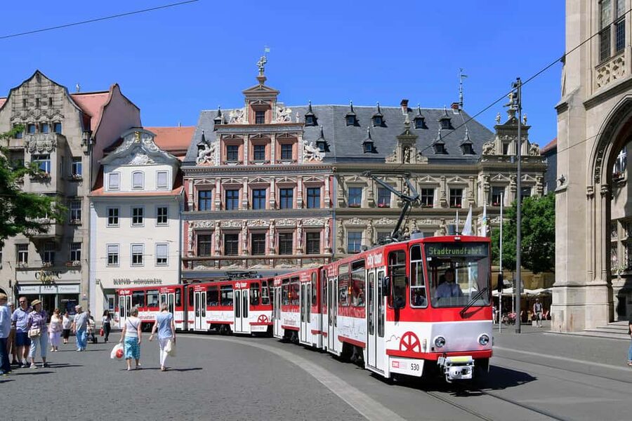 Erfurt Tour - City tour with the historic tram - Getting to the start: Domplatz-Süd and the tram stop toward Kettenstraße