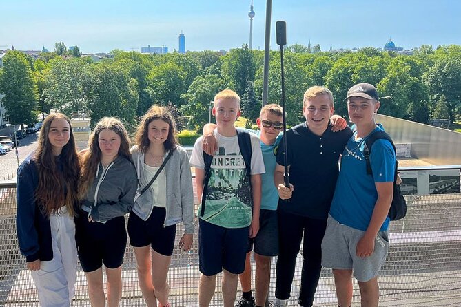 Escaping and spying on the Berlin Wall Scavenger hunt - Price and value for an app-based Berlin Wall mission
