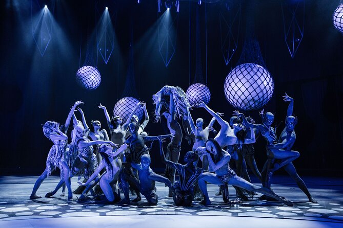 FALLING | IN LOVE Grand Show at Friedrichstadt-Palast Berlin - The Show’s Standout Ingredients: Color, Costumes, Water, and Athletic Moments
