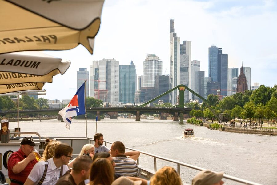 Frankfurt: 1-Hour Panorama Boat Cruise on the river Main - Frankfurt by River, the 1-Hour Mainkai Escape