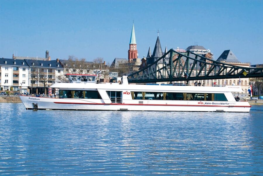 Frankfurt: 1-Hour Panorama Boat Cruise on the river Main - How the Audio Commentary Works, German and English Timing