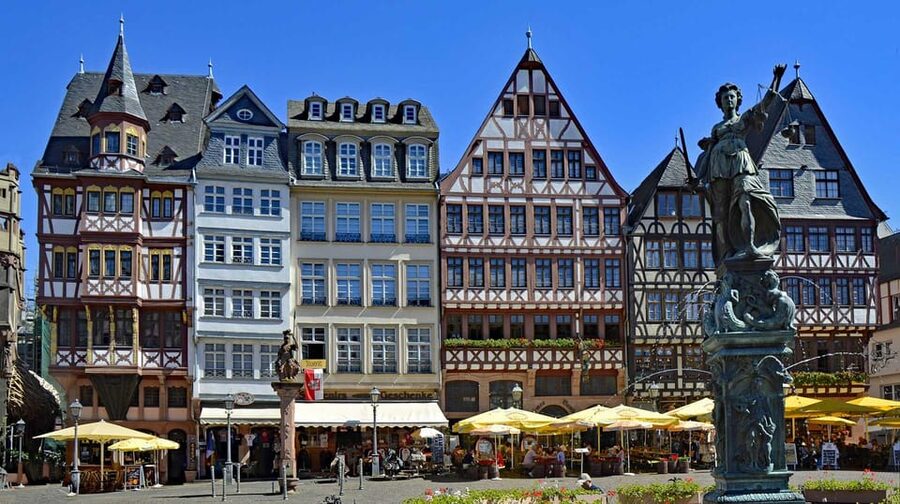 Frankfurt: Discover the heart of Frankfurt - a city tour in German - Price and what you really get for about $20
