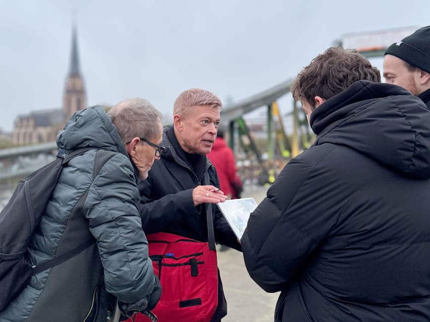 Frankfurt: Discover the heart of Frankfurt - a city tour in German - Römerberg and the Römer: the historic civic center in real scale