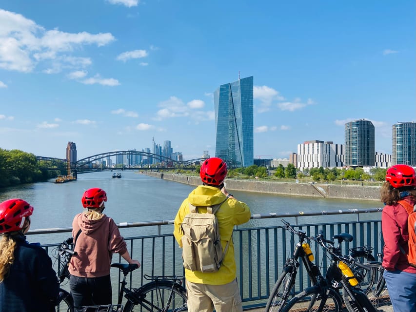 Frankfurt: Guided Bike Tour - Arriving in Sachsenhausen: Gründerzeit streets and cider-tavern energy