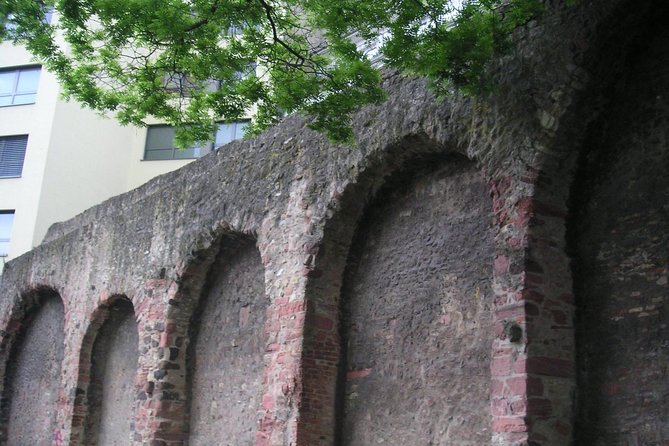Frankfurt Highlights English Walking Tour - Stops 3 and 4: Old Nicholas Church and Karmeliterkloster wall paintings