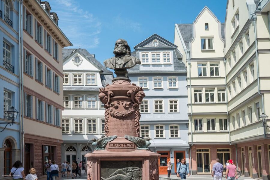Frankfurt: New Old Town and Highlights German-Language Tour - New Old Town Streets: Reconstructed Half-Timber Beauty, Without the Museum Vibe