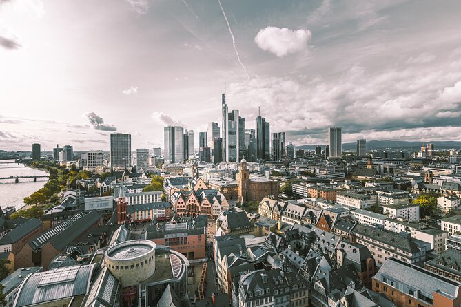 Frankfurt: Private Walking Tour with a Local - Meeting point freedom, including pickup near the city center