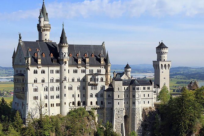 Frankfurt Super Saver: Neuschwanstein Castle and Rothenburg Day Trip - The drive back north to Rothenburg: the town appears fast