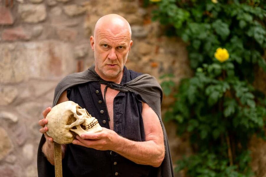 Freiburg: Ghost walk with Historix-Tours "Murderers, graves, and ghosts" - Price and Value for 105 Minutes of Performance-Led Storytelling