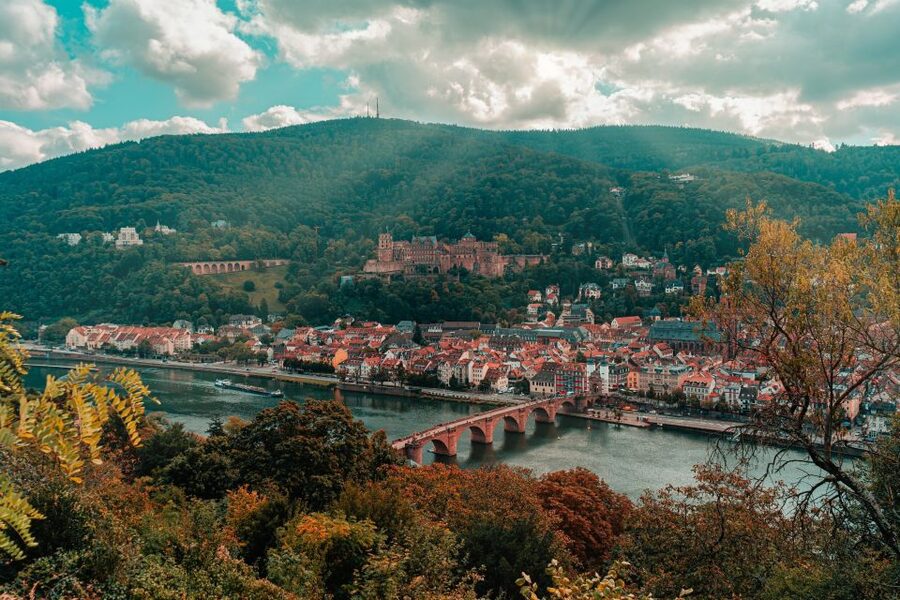 From Frankfurt: Day Tour to Heidelberg with Local Guide - Stop 1 to Stop 2, the van ride that sets context