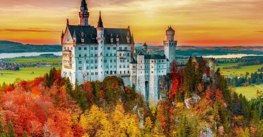 From Hohenschwangau: Tour to Neuschwanstein Castle - The Walk Up and the Castle Arrival: What You Gain From a Guided Group
