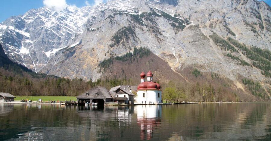 From Munich: Königsee Day Tour by Van - Königssee boat cruise: the echo, the peninsula, and what you can spot