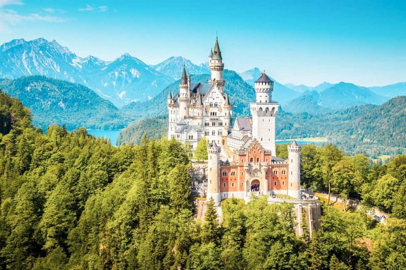 From Munich: Premium Neuschwanstein Castle & Linderhof Tour - Neuschwanstein: how to handle the ticket office walk