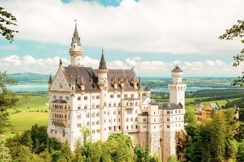 From Munich: Premium Neuschwanstein Castle & Linderhof Tour - Meeting at Karlsplatz 21, then settling in