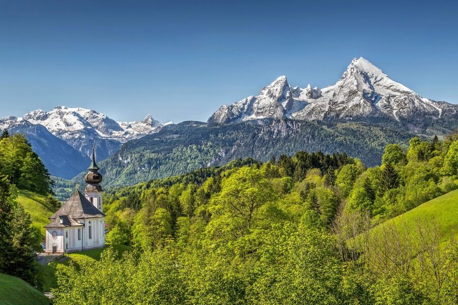 From Munich: Salzburg, St. Wolfgang, and the Salzkammergut - Getting started at Karlsplatz and settling into bus comfort