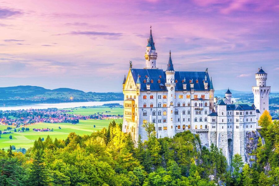 From Munich: Trip to Neuschwanstein & Linderhof in Spanish - A Spanish day trip that connects Munich to Ludwig II’s palaces