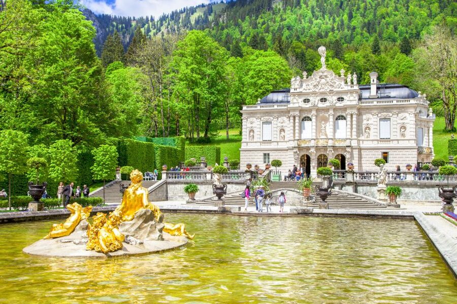 From Munich: Trip to Neuschwanstein & Linderhof in Spanish - Price and real costs: what $93 covers, and what you pay in cash