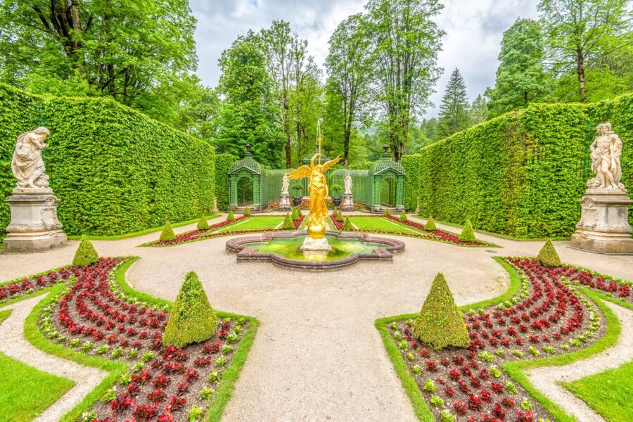 From Munich: Trip to Neuschwanstein & Linderhof in Spanish - What to bring, and what you cannot bring into the day