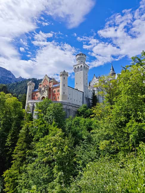 Füssen to Neuschwanstein Castle - Guided Scenic Tour - Why the walk to Neuschwanstein feels like a fairy tale, not a transfer