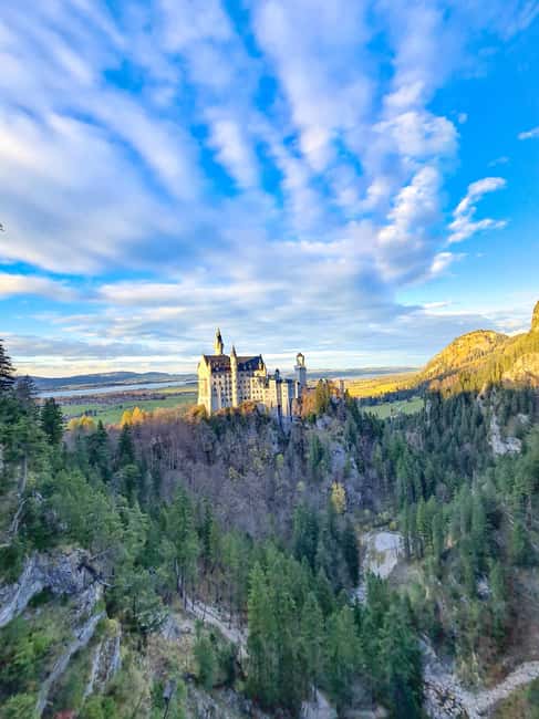 Füssen to Neuschwanstein Castle - Guided Scenic Tour - Meeting at Füssen train station, platform 2, and starting calmly
