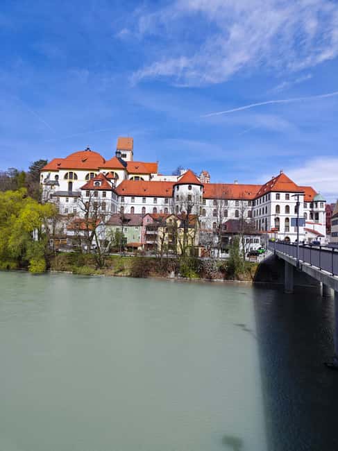 Füssen to Neuschwanstein Castle - Guided Scenic Tour - What to bring and wear for a walk in Bavarian weather