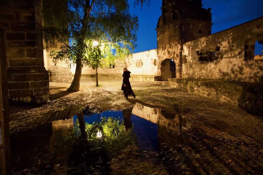 Görlitz: Ghosts and Spooky Historical Night Walking Tour - Meeting at Peterskirche and Getting Your Bearings