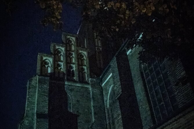 Gruseltour Berlin Haunted Ghost Walk 90-minute at Berlin Mitte city center - Walking the Center, Not a Long Trek: The Pace and Structure