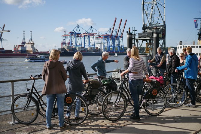 Guided Hamburg City Bike Tour - How the tour really feels: group size, traffic lights, and photos