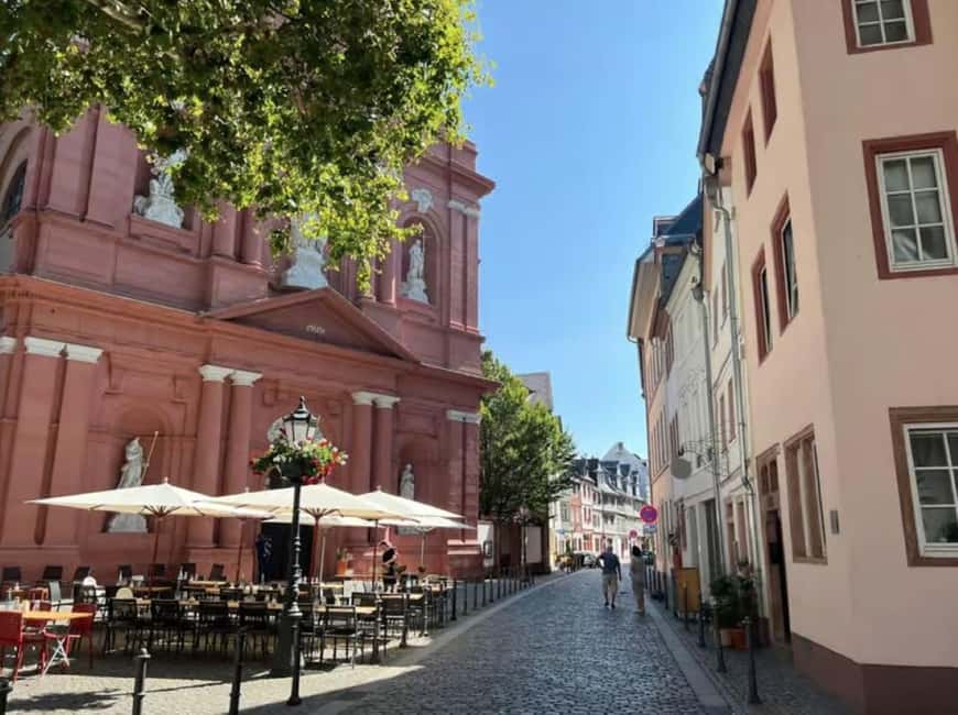 Guided tour in Mainz on the Rhine in german and english - Altstadt Mainz and Domplatz, where the walking route becomes your map